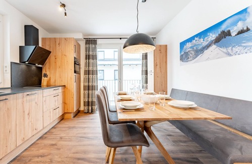 Kaprun Apartment | Luxury home with 3 balconies in city centre