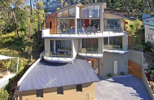 Daleys Point House | LUXURY HOME WITH AMAZING VIEWS & LIFT