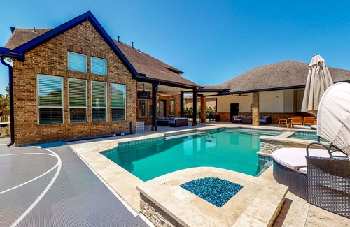 Cypress House | Luxury Home with Home Gym, Outdoor & Gourmet Kitchen