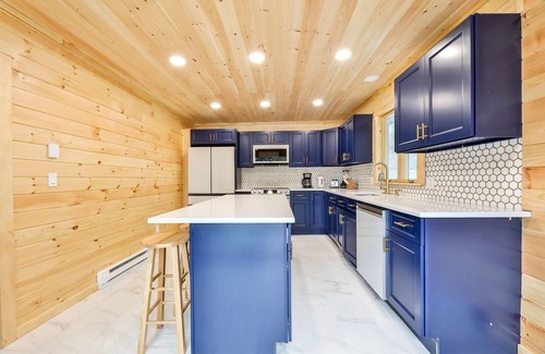 Tannersville House | Luxury House Hot Tub, Sauna, Game room