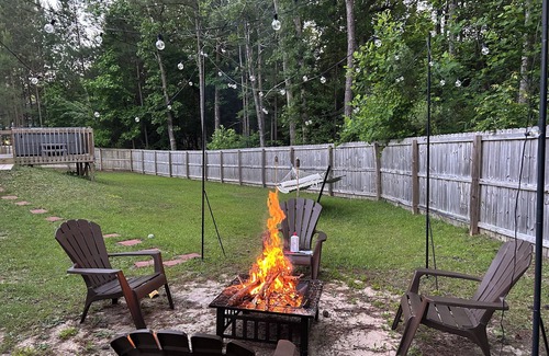 Spring Lake House | 🏡Luxury House -Relaxing Hot Tub🏝️ Fire Pit 🔥-20 Min to FT Bragg!