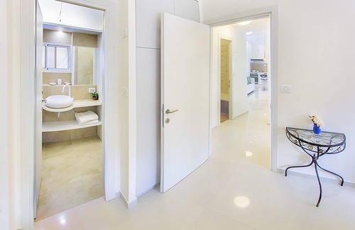 Emek Refaim Apartment | LUXURY IN GERMAN COLONY. 3 BEDROOM