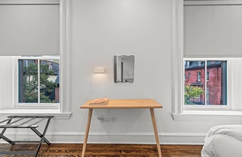 Southwest Center City Apartment | Luxury in Ritt Sq. | Parking | Hosted By StayRafa
