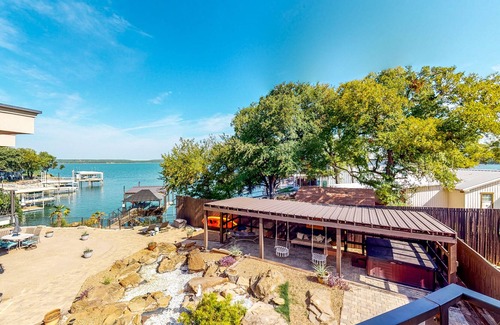 Lake Bridgeport House | Luxury Lake Home with Stunning Water Views, Private Hot Tub & Gourmet Kitchen