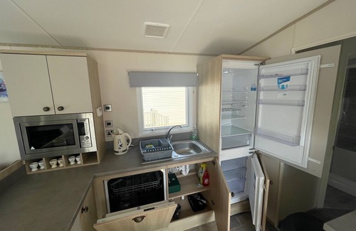Tattershall House | Luxury lakeside Caravan on the award winning Tattershall Lakes with Hot Tub, private Fishing Peg