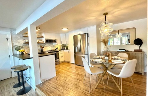 East Olympia House | Luxury Lakeside Retreat-S'mores Hot tub Watersports