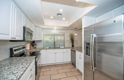 Yuma House | LUXURY Living 4
