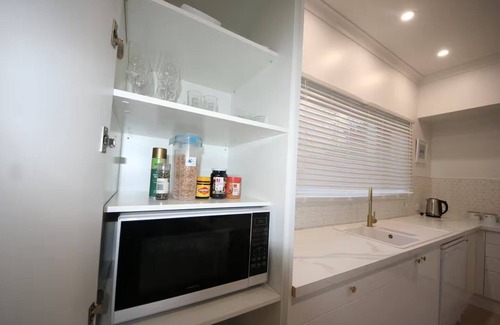 Whanganui Villa | Luxury Living Central College Estate Springvale