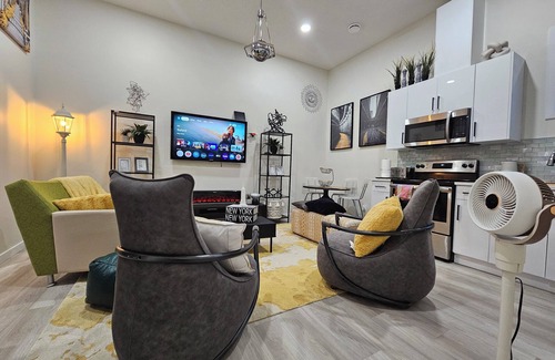 Southeast Edmonton House | LUXURY LIVING, HAPPY VIBES L.L.H.V