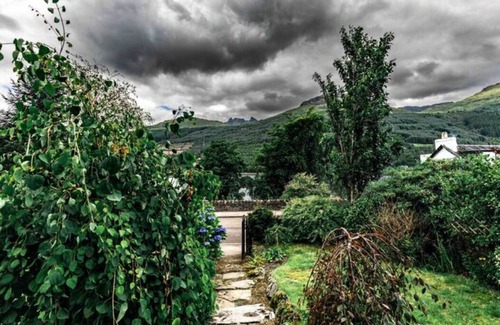 Arrochar Cottage | Luxury Loch Views Cottage & Hot Tub Retreat