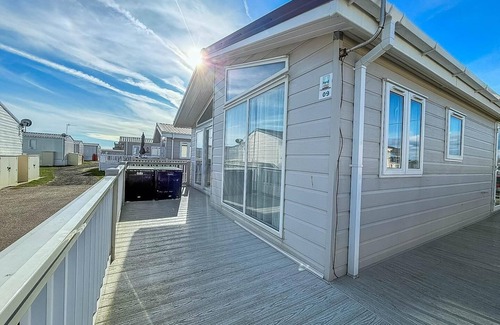 Felixstowe House | Luxury lodge at Suffolk Sands Holiday Park ref 45009MV