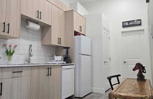 Prince George Apartment | Luxury Lodge Getaway. W/private entrance in the luxurious part of Prince George
