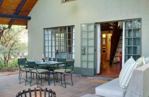 Sabiepark Villa | Luxury Lodge on Sabie River at Kruger Gate!