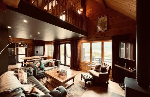 Foyers Ski Chalet | Luxury lodge with Sauna and Hot Tub