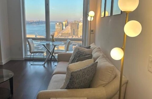 Hell's Kitchen Apartment | Luxury Loft Midtown NYC