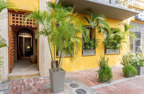 Historic Center Apartment | Luxury Loft with Private Pool in Parque de los Novios