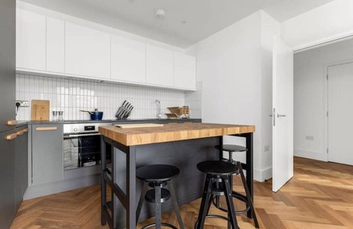Waddon Apartment | Luxury London Flat