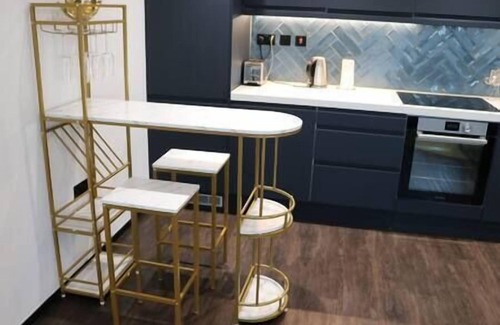 Hanger Hill Apartment | Luxury London Living