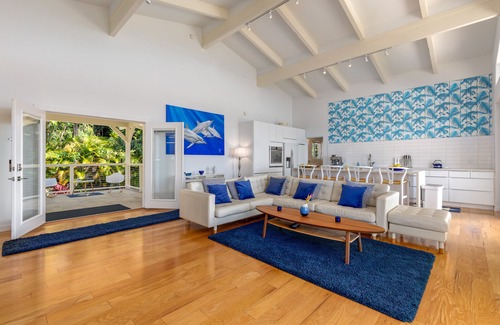Captain Cook House | Luxury Magic Oceanview Home – Huge Terrace under roof & Hot Tub