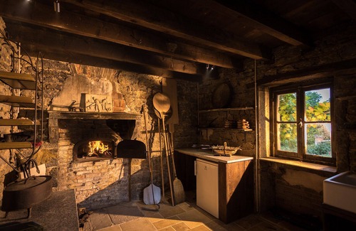 Change House | Luxury Manor House in the Burgundy Vines with Heated Pool and AC throughout