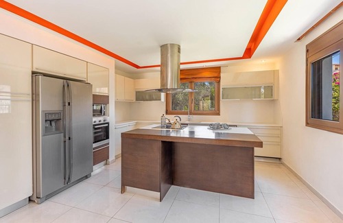 Ialyssos Villa | Luxury mansion in Rhodes, accommodating up to 12 guests!