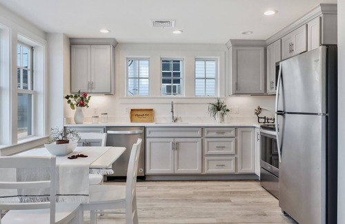 Plymouth Cultural District Condo | Luxury Mayflower & Sea View Corner Condo with Private Balcony on Plymouth Harbor