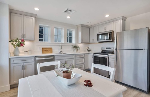 Plymouth Cultural District Condo | Luxury Mayflower & Sea View Corner Condo with Private Balcony on Plymouth Harbor