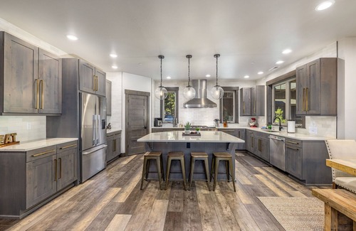 Cle Elum House | Luxury Meets Convenience-Suncadia Home -Upscale Kitchen+EV-Claim Hidden Value