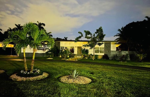 Little Haiti House | Luxury Miami Retreat 3 Beds2 Bath On Land!
