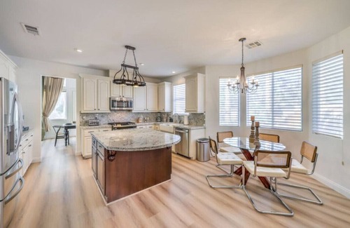 Green Valley House | Luxury Mid Term Rental Luxury 5BR with Pool