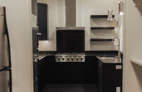 Billings Condo | Luxury Midtown Family Condo