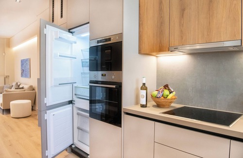 Neos Kosmos Apartment | Luxury Modern Apt near Acropolis and 350 mt from Metro Station