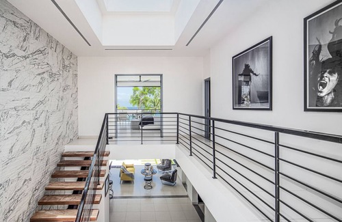 Weston Villa | Luxury Modern Beachfront Villa - Onyx