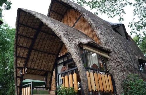 Pulilan Cottage | Luxury Modern Cabin in Bulacan w/Pool Near Manila 2 nn