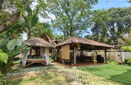 Pulilan Cottage | Luxury Modern Cabin in Bulacan w/Pool Near Manila 2 nn