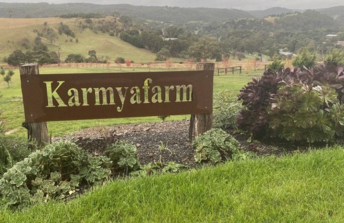 Greendale House | Luxury Modern Farm stay with Country Living