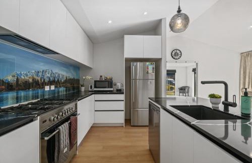 Lower Shotover Apartment | Luxury & Modern Living Home & Apartment
