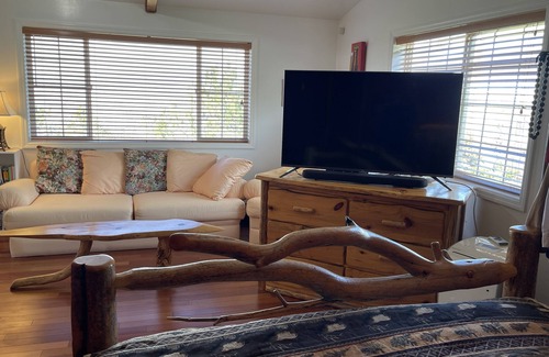 Livingston Apartment | Luxury Modern/Western 600 Sq Ft Studio - Apartment/Office