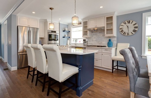 Monument Beach House | Luxury Monument Beach Villa/Short term rentals