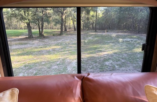 Crestview House | Luxury Motorhome in South Crestview with WiFi, AC