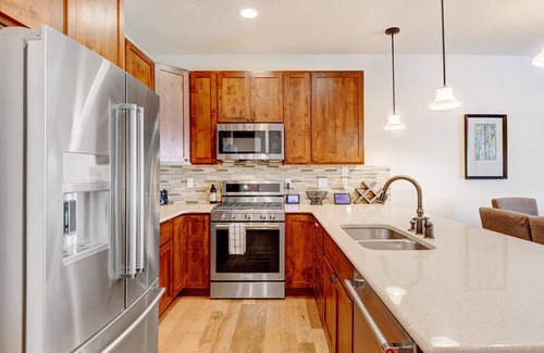 Rendezvous House | Luxury Mountain Chalet 123 I Private Hot Tub I Great Views I Best Price I Discounted Attractions
