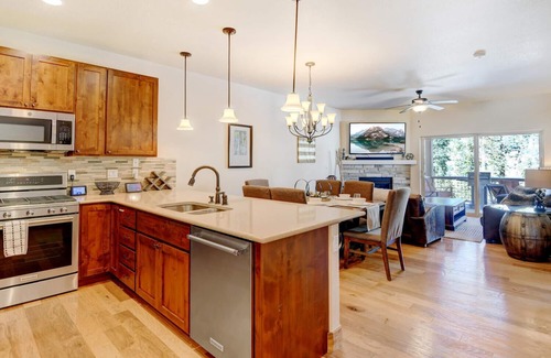 Rendezvous House | Luxury Mountain Chalet 123 I Private Hot Tub I Great Views I Best Price I Discounted Attractions