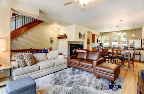 Rendezvous House | Luxury Mountain Chalet 68 I Great Views I Best Price I Discounted Attractions