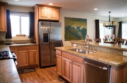 Upper Kingsbury House | LUXURY MOUNTAIN HOME -Ideal for families- RARE FIND- Sleeps 10