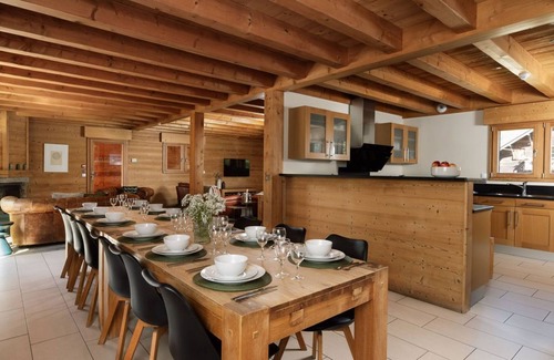 Morzine Ski Chalet | Luxury Mountain Lodge in central Morzine | Sleeps up to 14 | Jacuzzi and Sauna