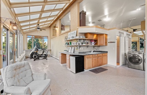 Golden Villa | Luxury Mountain View Entire First Floor