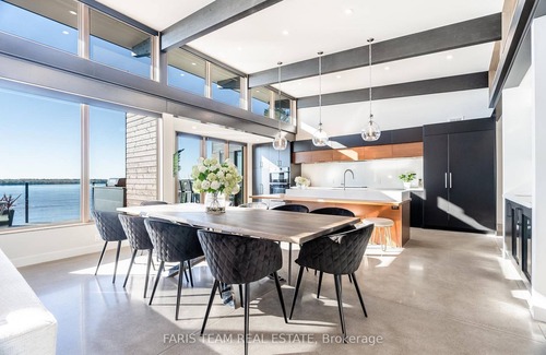 Severn Cottage | Luxury Muskoka Waterfront Cottage | 5BR | Sauna, EV Charger, Sleeps 12
