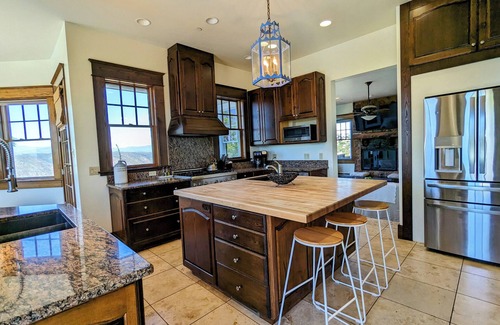 Ramona House | Luxury Nature Estate w/3 Homes, Salt Pool, Jacuzzi. Retreats, Intimate Weddings