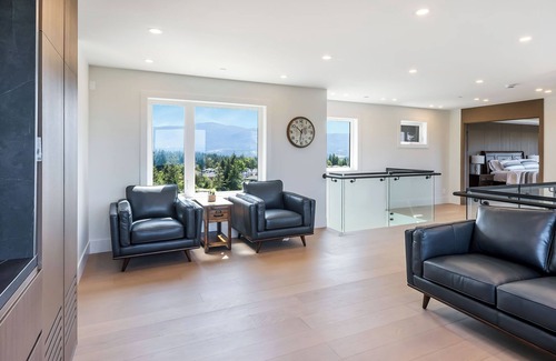 Regional District of Nanaimo House | Luxury! New Built! Roof Top Ocean & Mountain Views! AC & BBQ