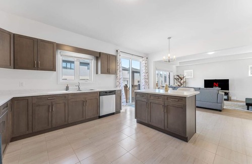 Fonthill House | Luxury New Home By Niagara Fall